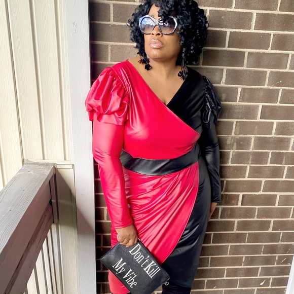 Color Block - Picture 3 of 3